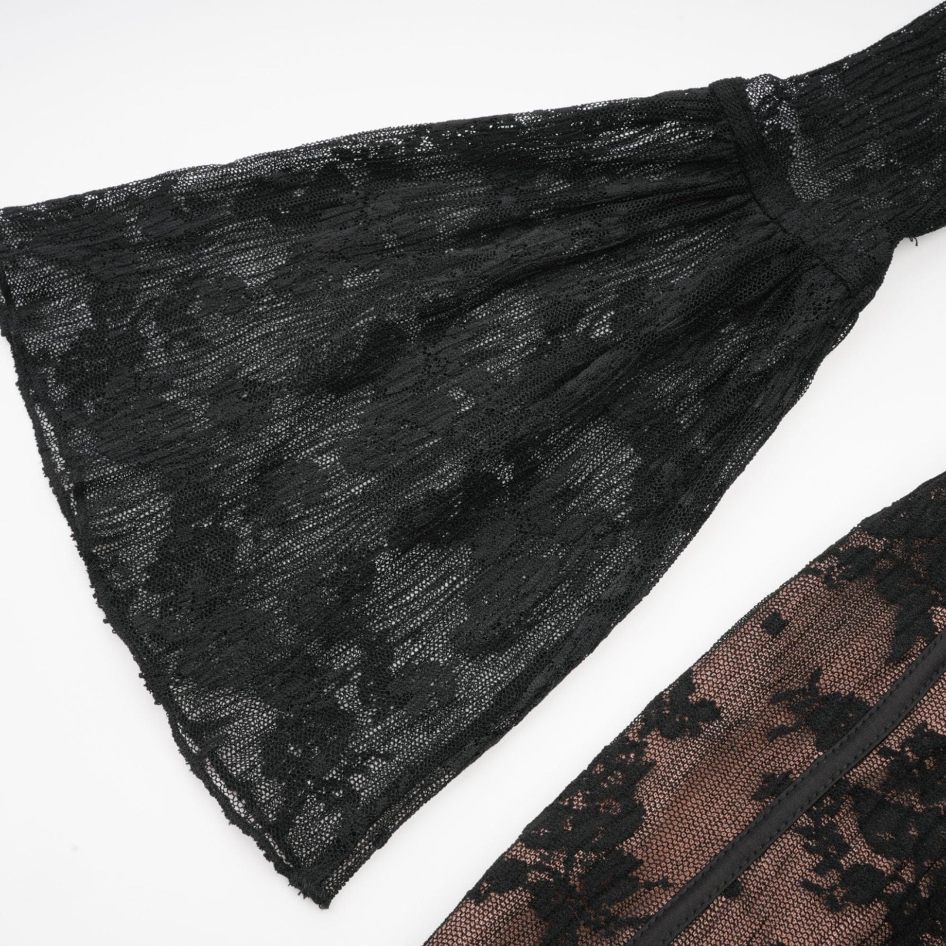 NTMY Maxi Dress Furze Flared Hem Sweetheart Maxi Lace Dress in Black
